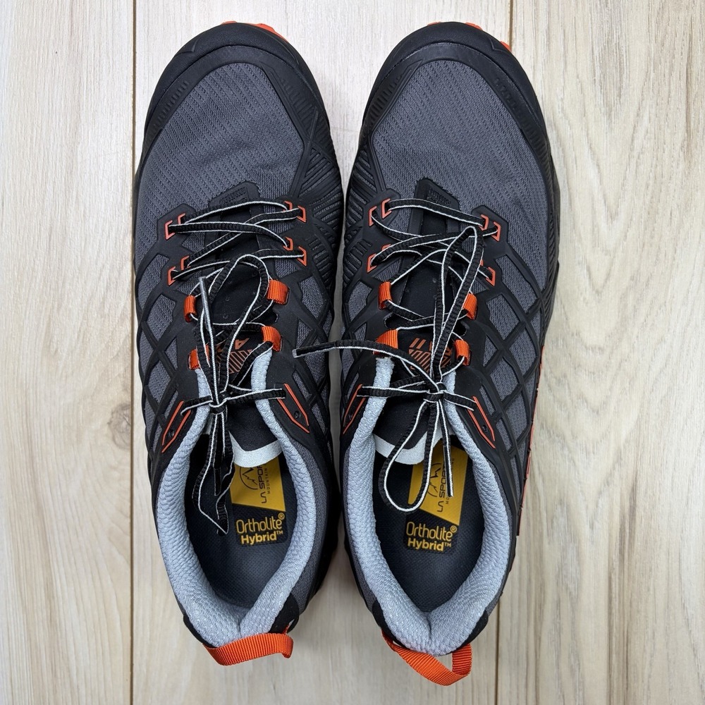 La Sportiva® Men's 10 M AKYRA II Gore-Tex Hiking Shoe in Carbon/Cherry Tomato - Picture 5 of 12